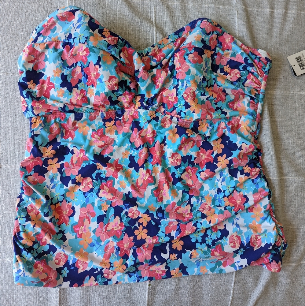 NWT Strapless bathing suit